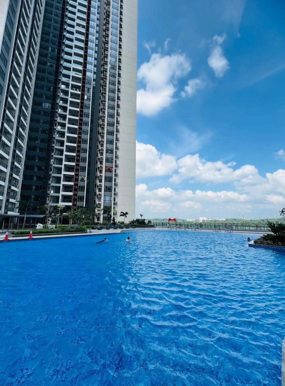 Rnf 2 Bedroom Escape With Netflix Side Sea View Pangsapuri
