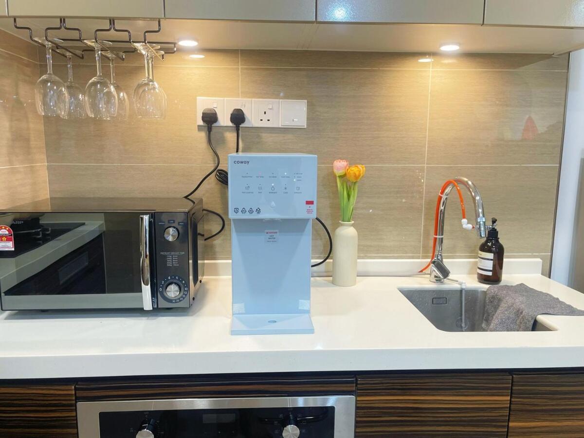 Rnf 2 Bedroom Escape With Netflix Side Sea View