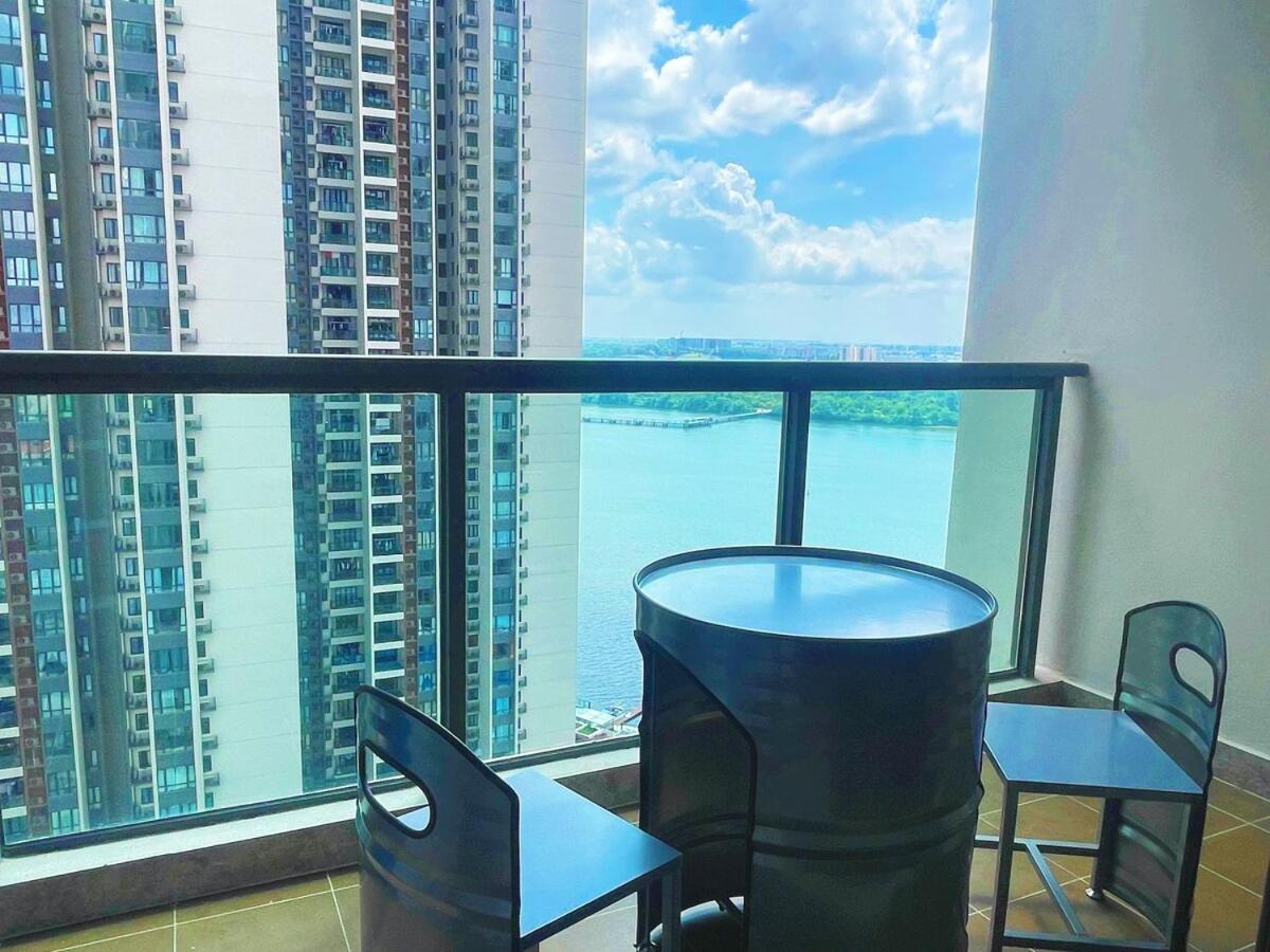 Rnf 2 Bedroom Escape With Netflix Side Sea View Apartemen
